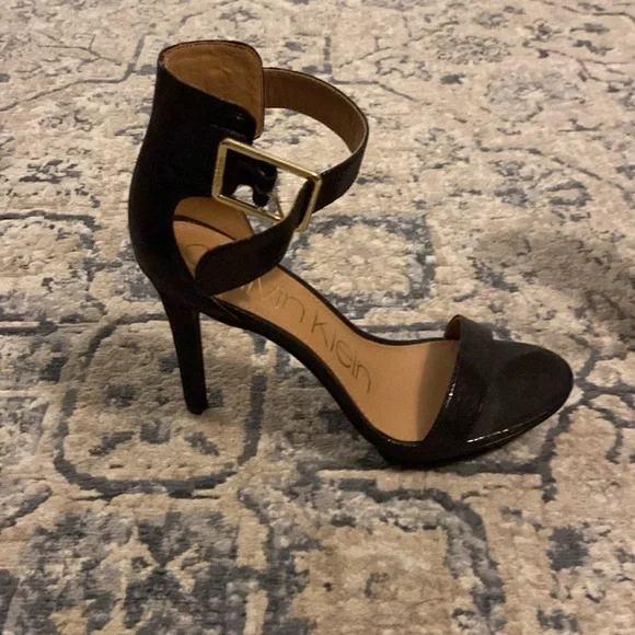 Black snakeskin Calvin Klein platform heels - Picture 3 of 7